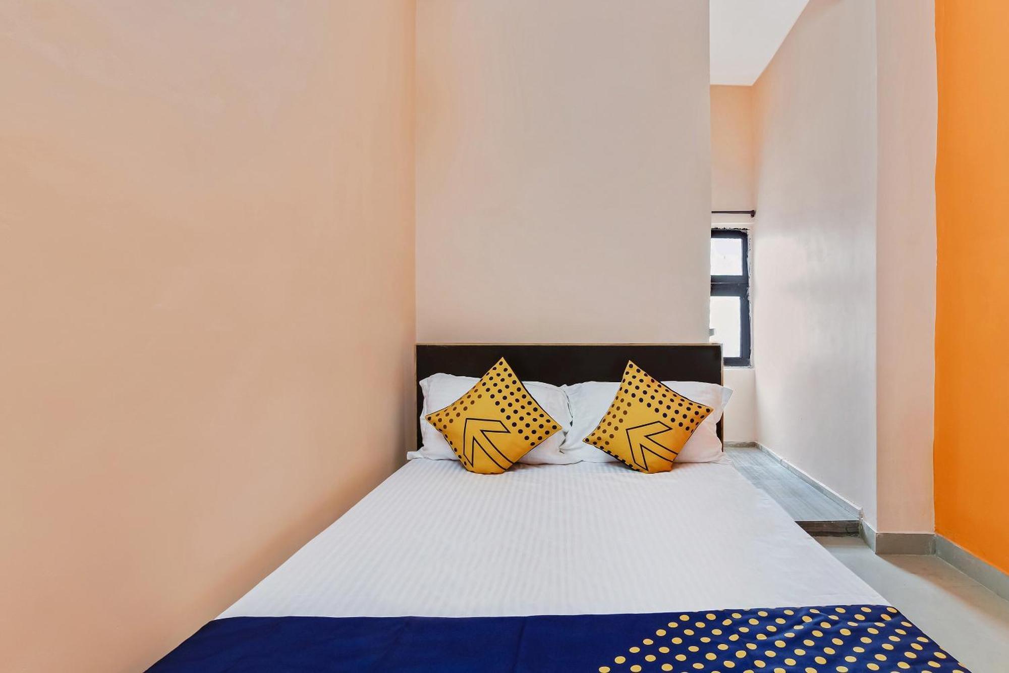 Spot On Sitara Grand Lodge Warangal Exterior foto