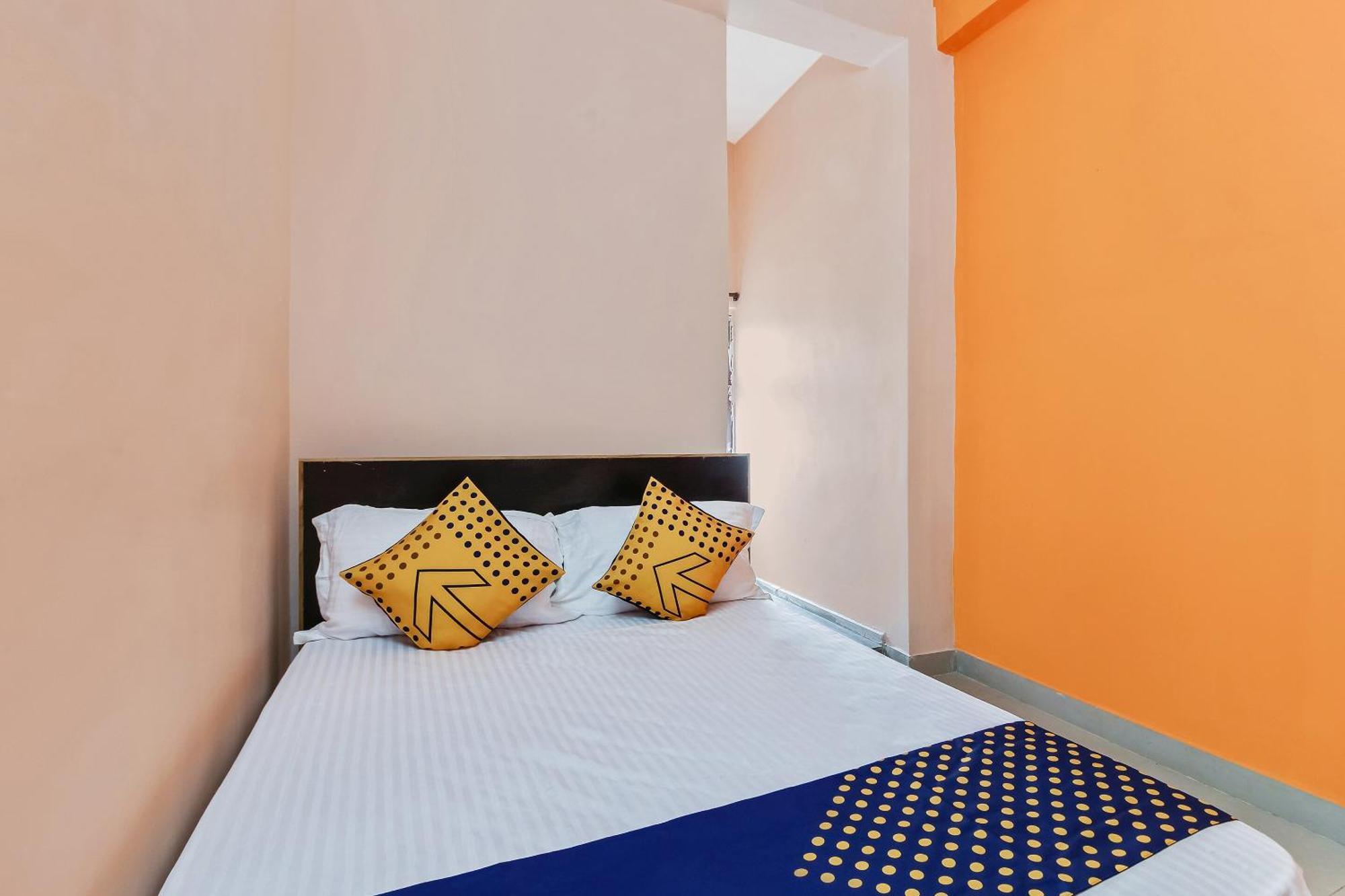 Spot On Sitara Grand Lodge Warangal Exterior foto
