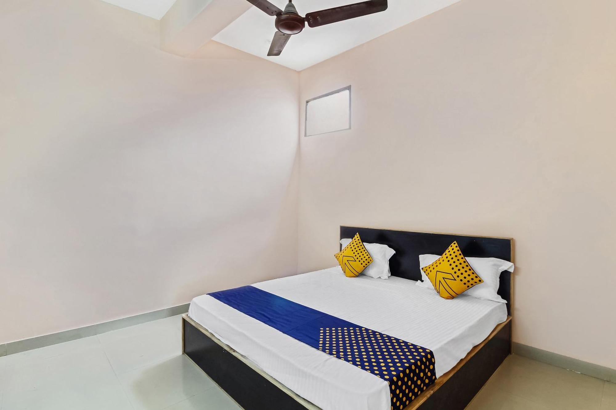 Spot On Sitara Grand Lodge Warangal Exterior foto
