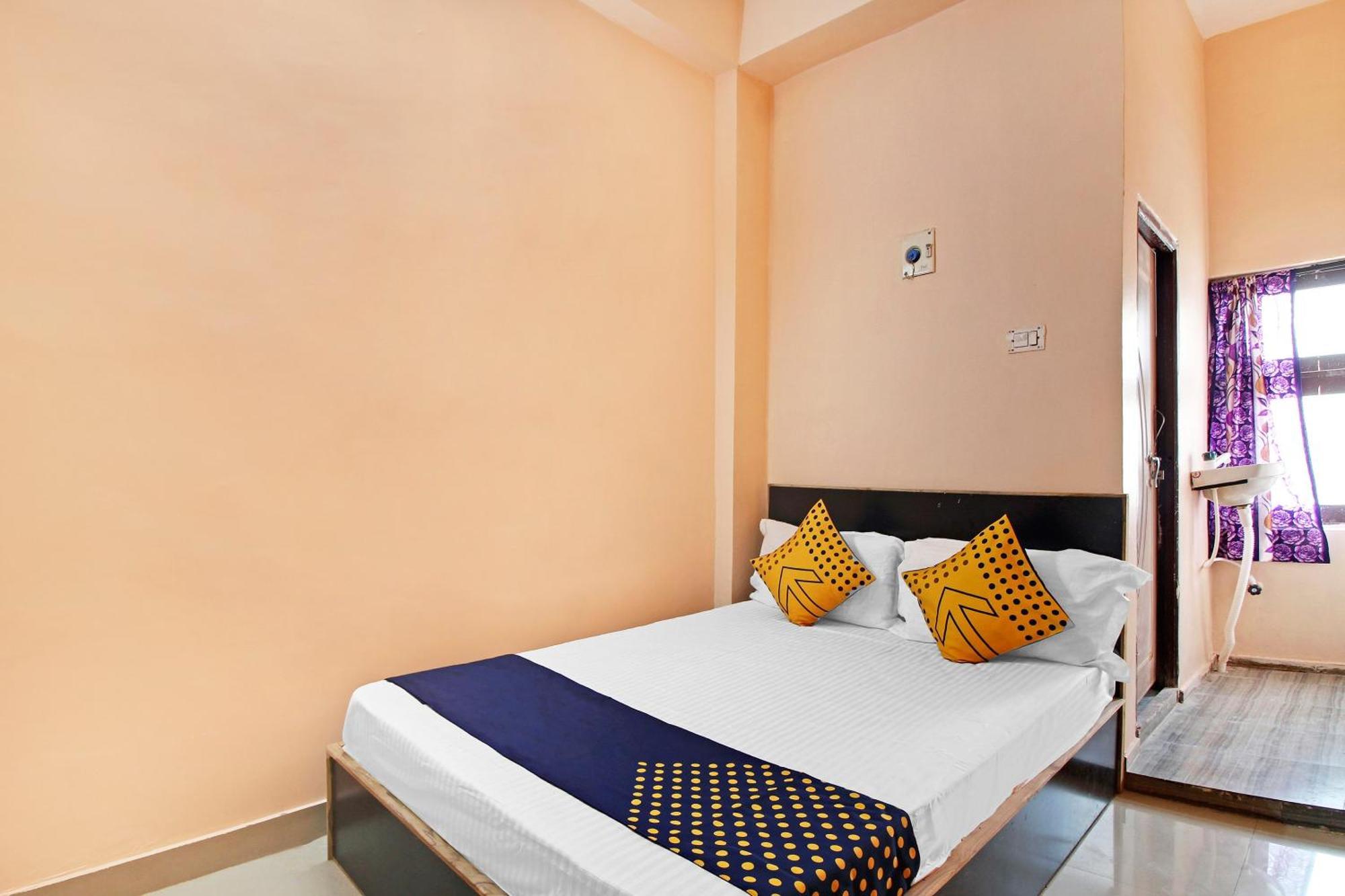Spot On Sitara Grand Lodge Warangal Exterior foto